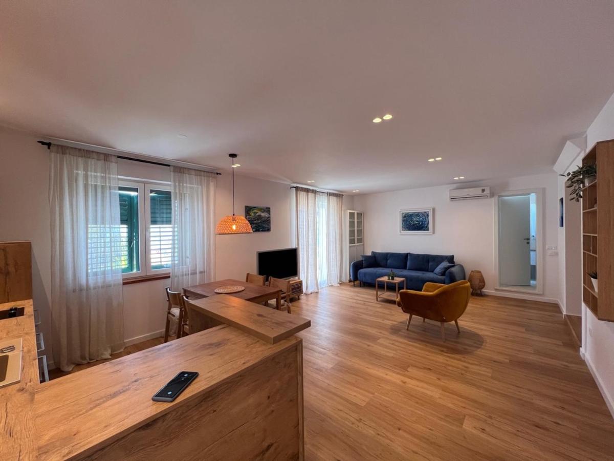 Beachfront Comfort Apartment Nives Tučepi エクステリア 写真